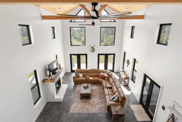 $1,249,000 | 4467 Old Highway 52 East, Westmoreland, TN 37186