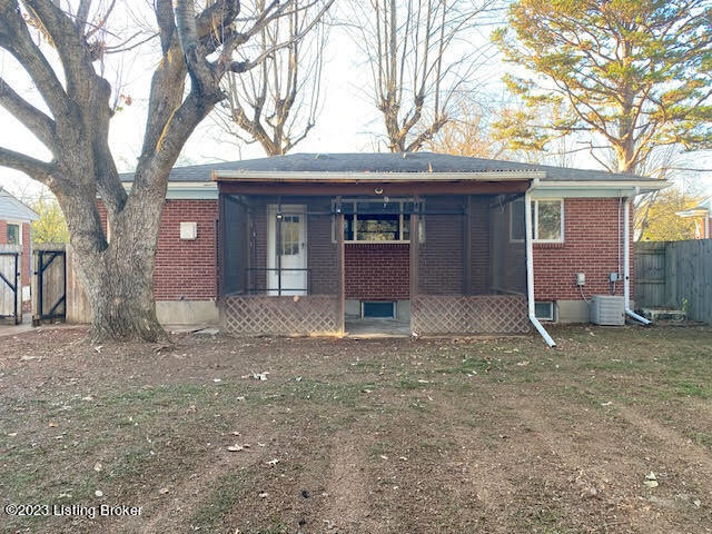 3131 Talisman Road Louisville, KY 40220 - Photo 2 of 15 2
