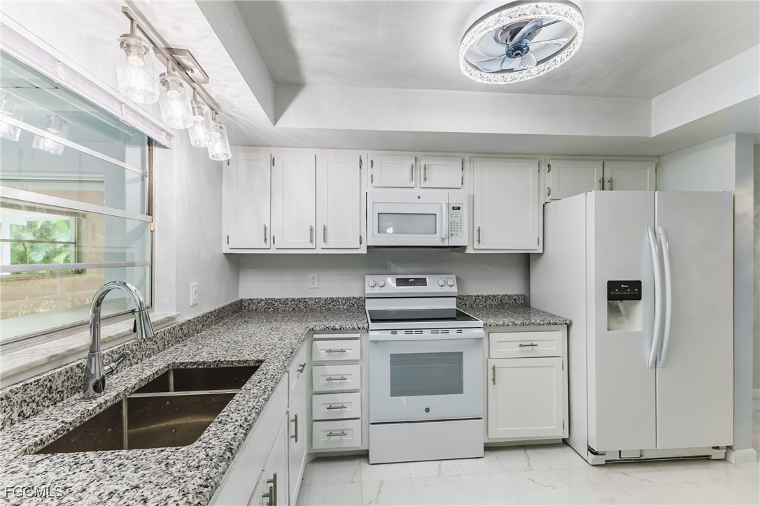 5657 Eichen Circle Fort Myers, FL 33919 - Photo 11 of 47