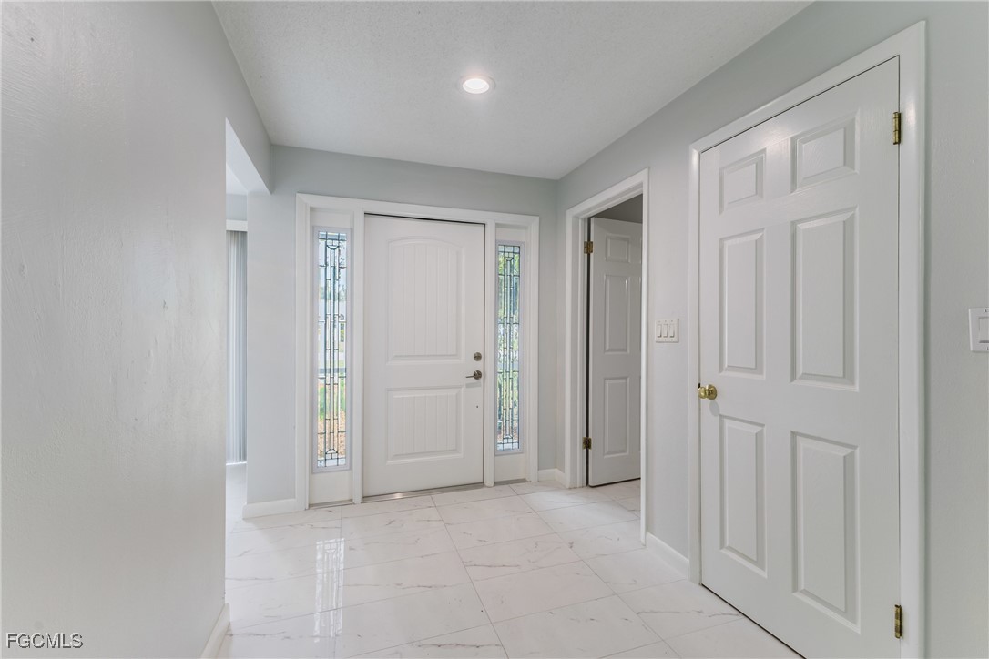 5657 Eichen Circle Fort Myers, FL 33919 - Photo 4 of 47