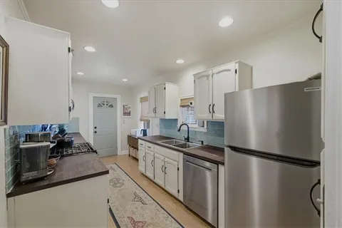 $340,000 | 415 East 70th Street, Kansas City, MO 64131