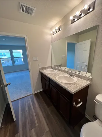 $1,900 | 404 Stone Water Lane, Jarrell, TX 76537