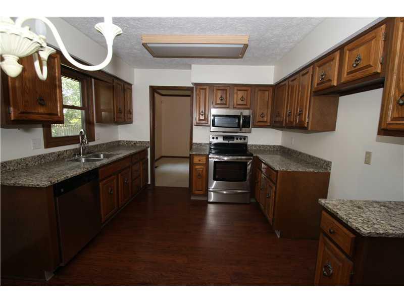 12730 Charing Cross Road Carmel, IN 46033 - Photo 4 of 15 Gallery Image 4