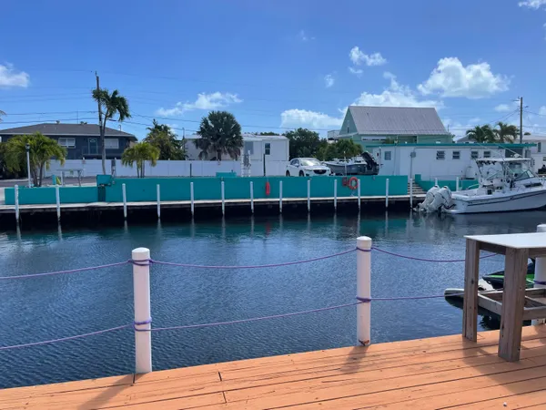 $2,400 | 6099 Overseas Highway, Unit 67W, Marathon, FL 33050