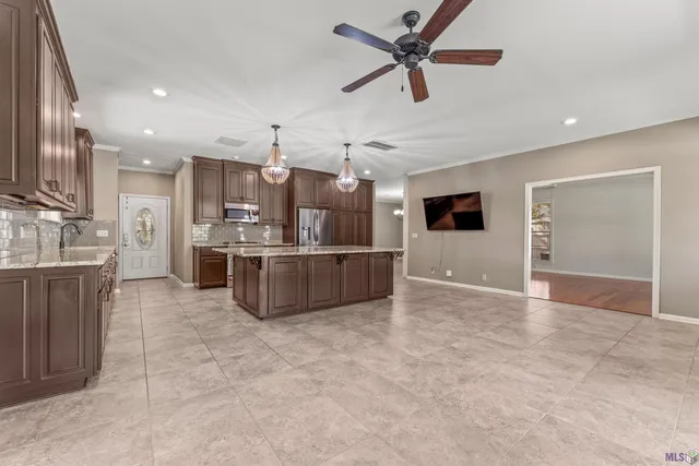 $434,900 | 7964 Old Hammond Highway, Baton Rouge, LA 70809