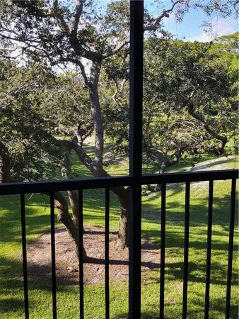 $2,400 | 130 Northwest 70th Street, Unit 202, Boca Raton, FL 33487