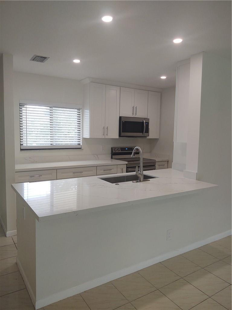 130 Northwest 70th Street, Unit 202 Boca Raton, FL 33487 - Photo 3 of 20 Photo 3