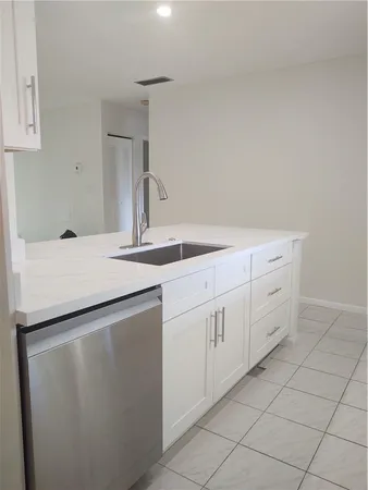 $2,400 | 130 Northwest 70th Street, Unit 202, Boca Raton, FL 33487