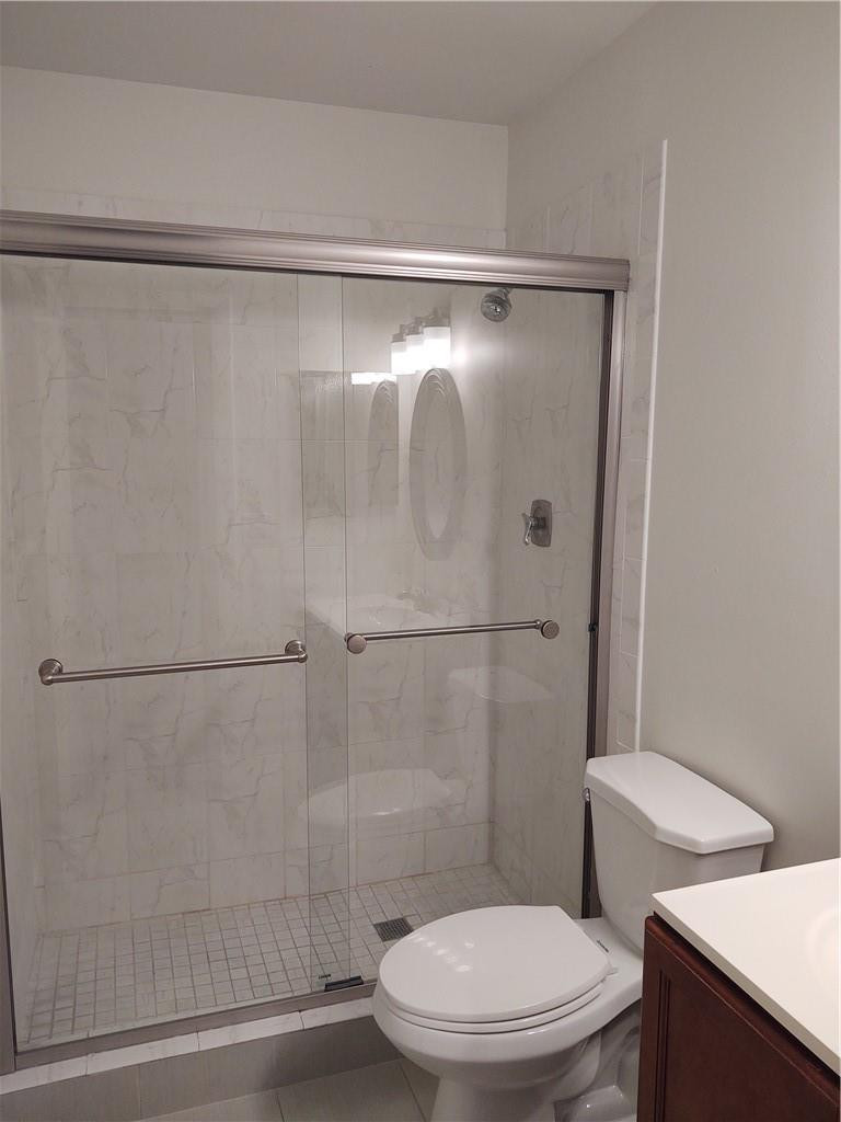 130 Northwest 70th Street, Unit 202 Boca Raton, FL 33487 - Photo 8 of 20 Master ensuite bath.