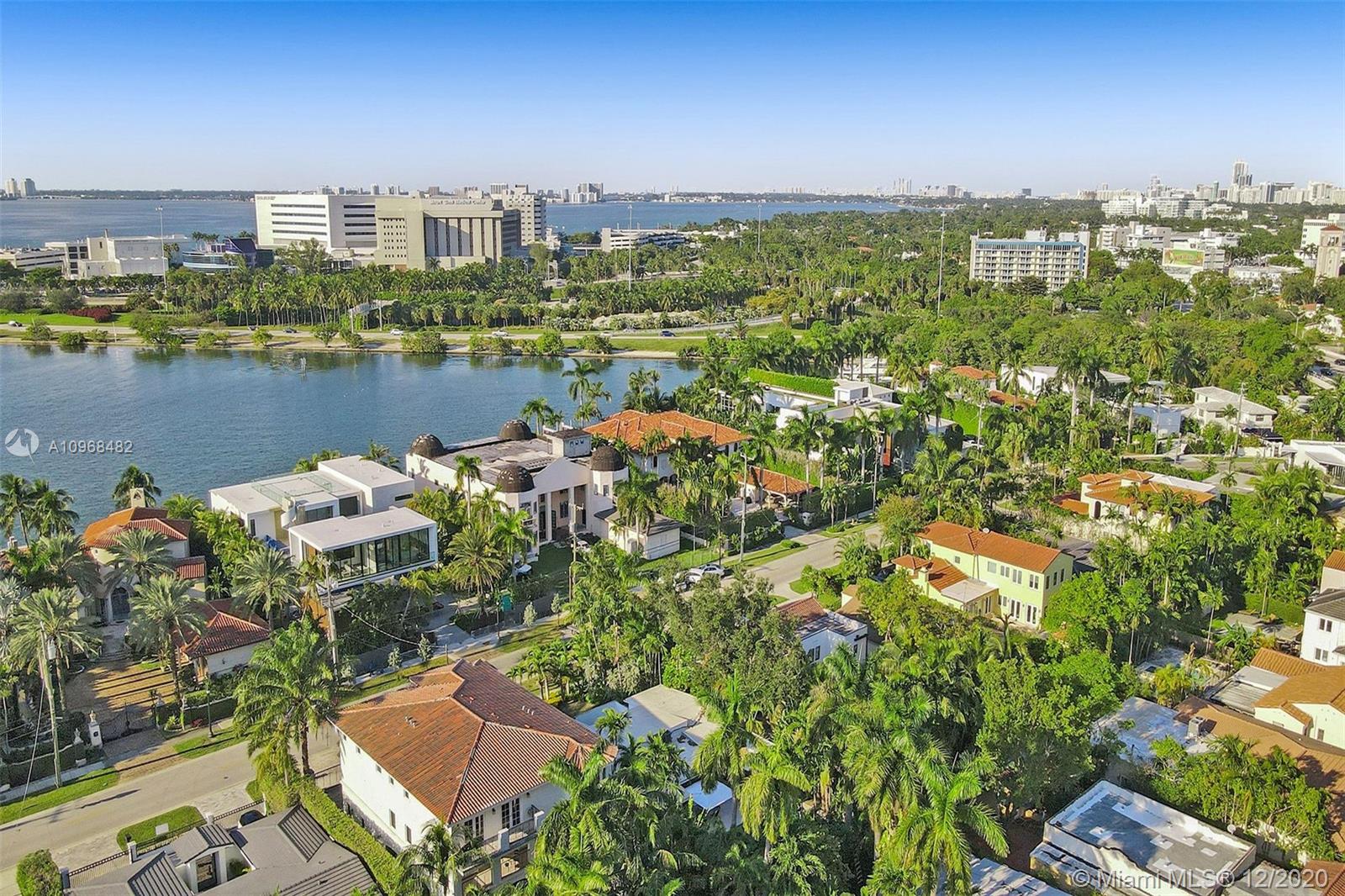 3075 North Bay Road Miami Beach, FL 33140 - Photo 13 of 68