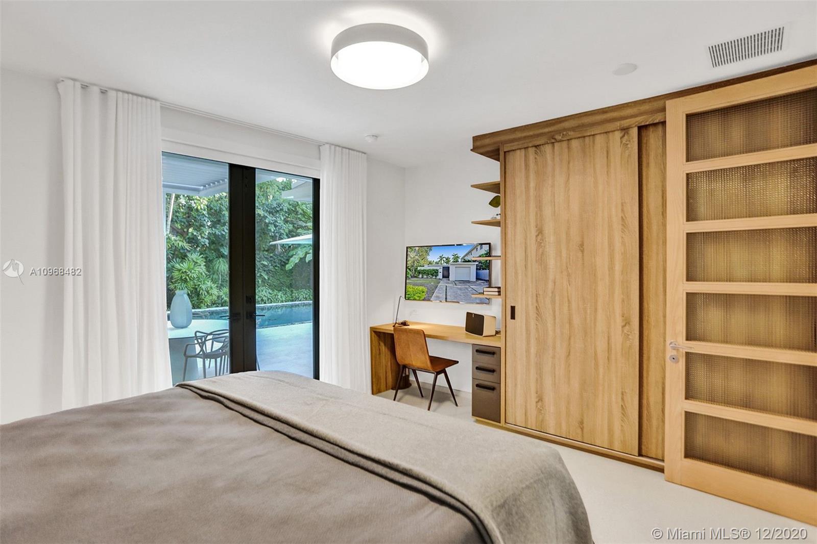 3075 North Bay Road Miami Beach, FL 33140 - Photo 32 of 68