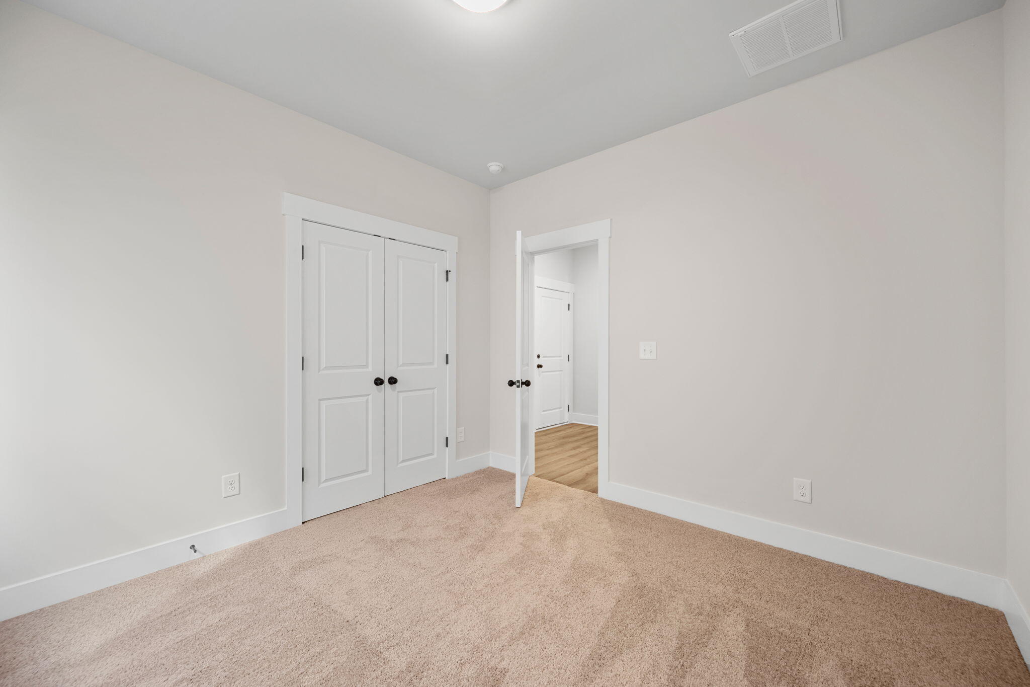 Undisclosed Address Ooltewah, TN 37363 - Photo 8 of 43 42-web-or-mls-DSC_1500-42