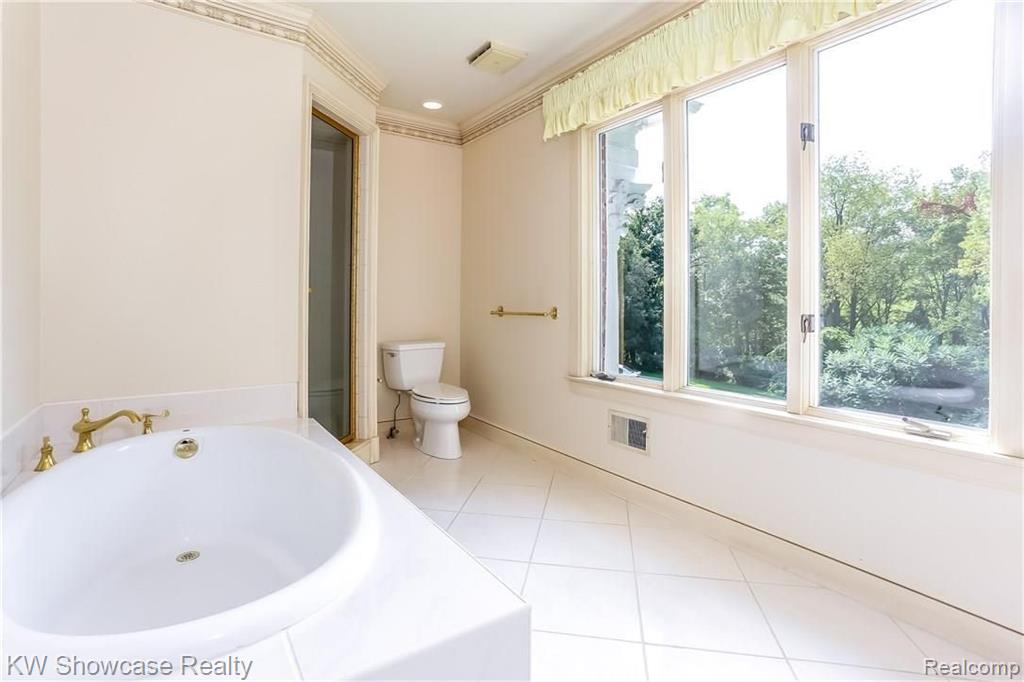 1900 East Valley Road Bloomfield Hills, MI 48304 - Photo 42 of 68