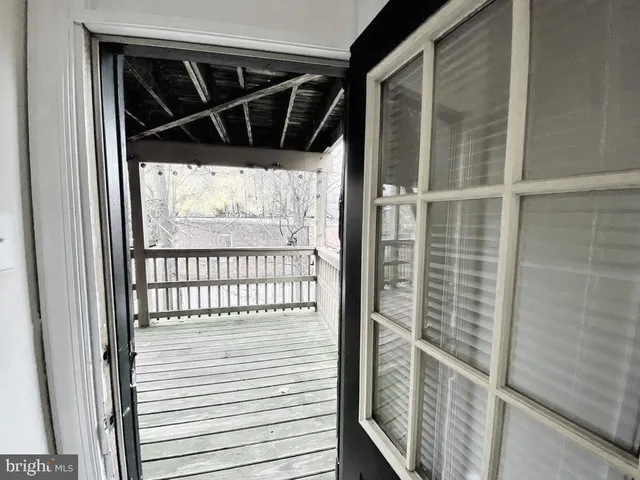 a view of walk in closet