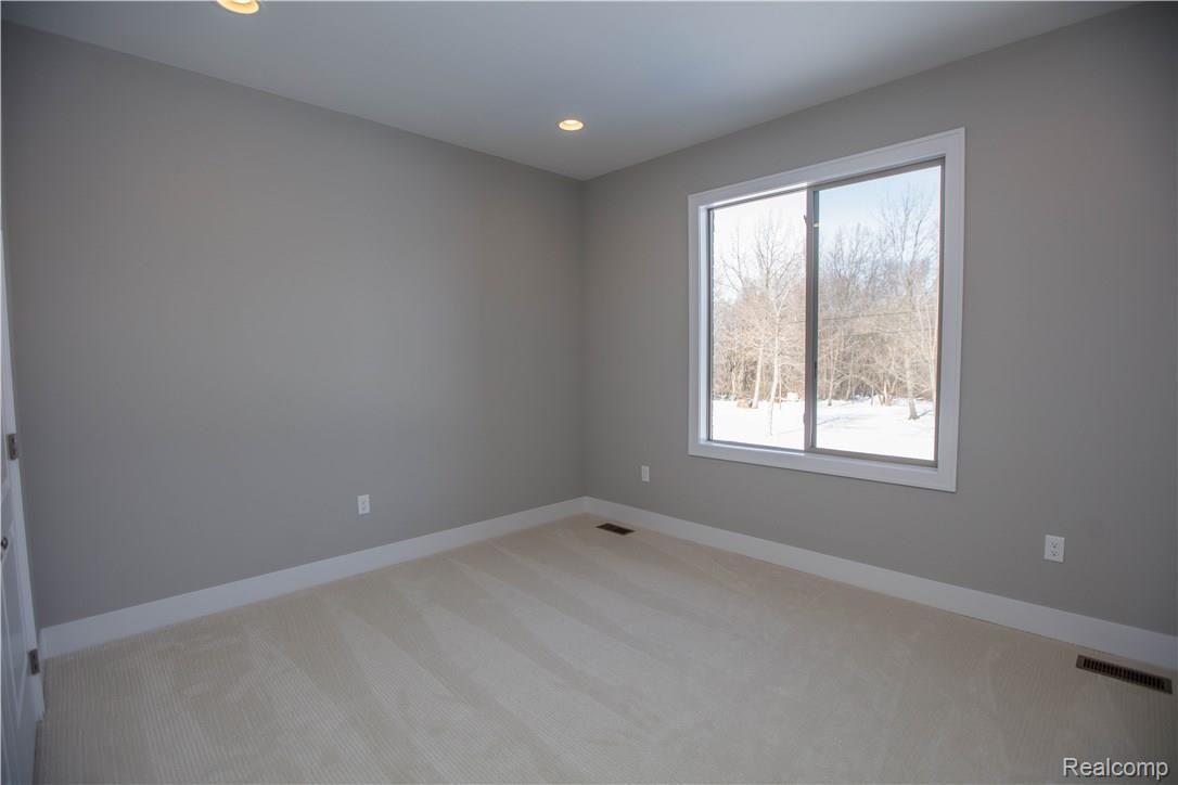 8675 Pippen Drive Romeo, MI 48065 - Photo 23 of 40 8675_Pippen_Drive_Debaldo (18 of 45).jpg