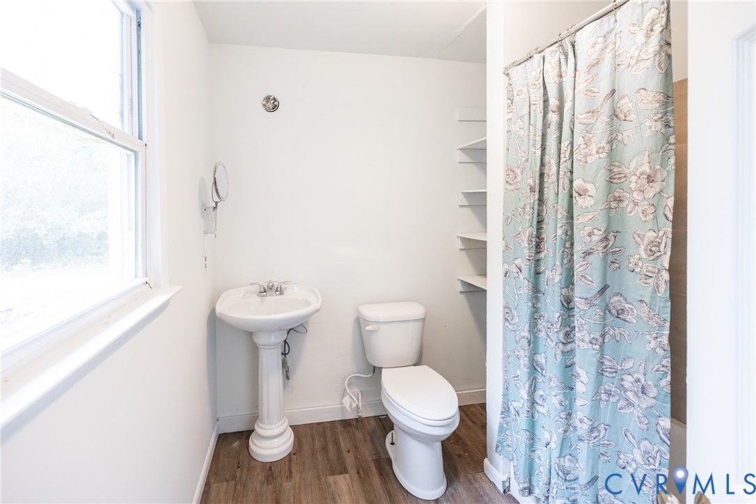 9016 Robin Road Disputanta, VA 23842 - Photo 17 of 30 Full Primary bathroom