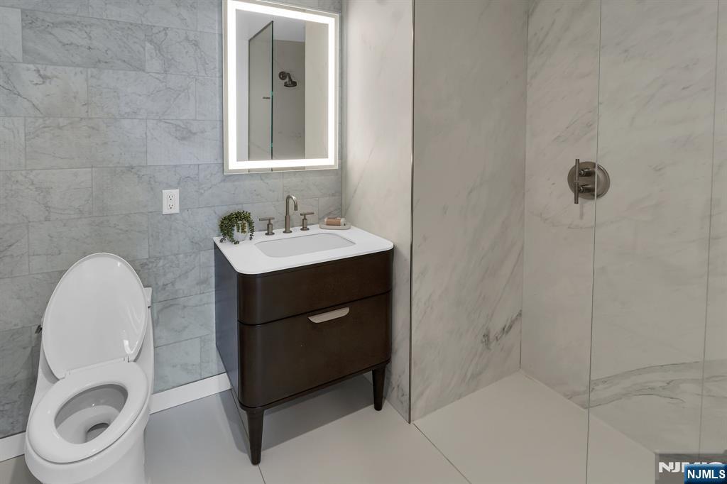 320 Adolphus Avenue, Unit 1204 Cliffside Park, NJ 07010 - Photo 13 of 23