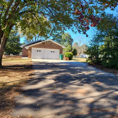 $329,900 | 416 Pine Hill Road, St. Matthews, SC 29135