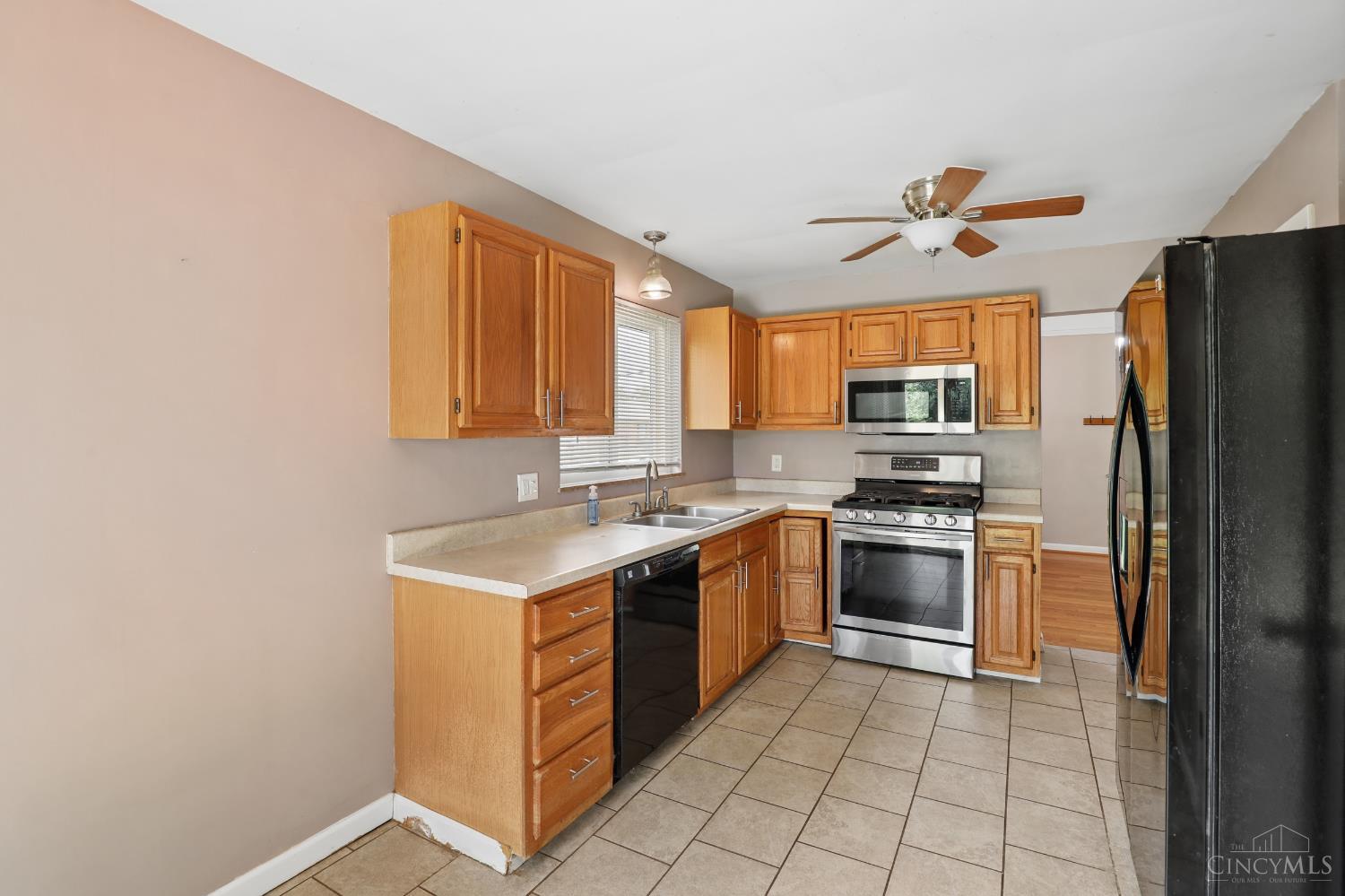 5646 Lawrence Road Cincinnati, OH 45248 - Photo 12 of 39 Gallery Image 12