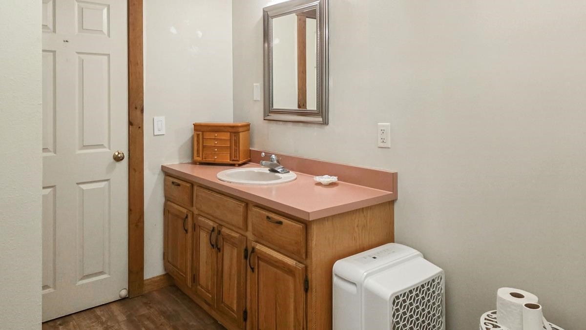 60 Fletcher Lane Hartford, VT 05059 - Photo 21 of 35