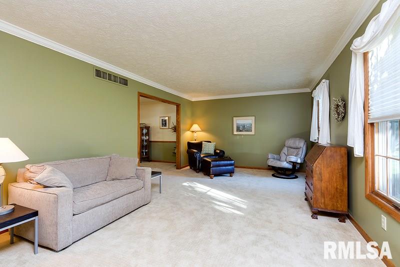 2280 Wynnewood Road Bettendorf, IA 52722 - Photo 13 of 24 Gallery Image 13