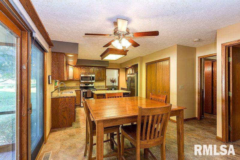 2280 Wynnewood Road Bettendorf, IA 52722 - Photo 9 of 24 Gallery Image 9