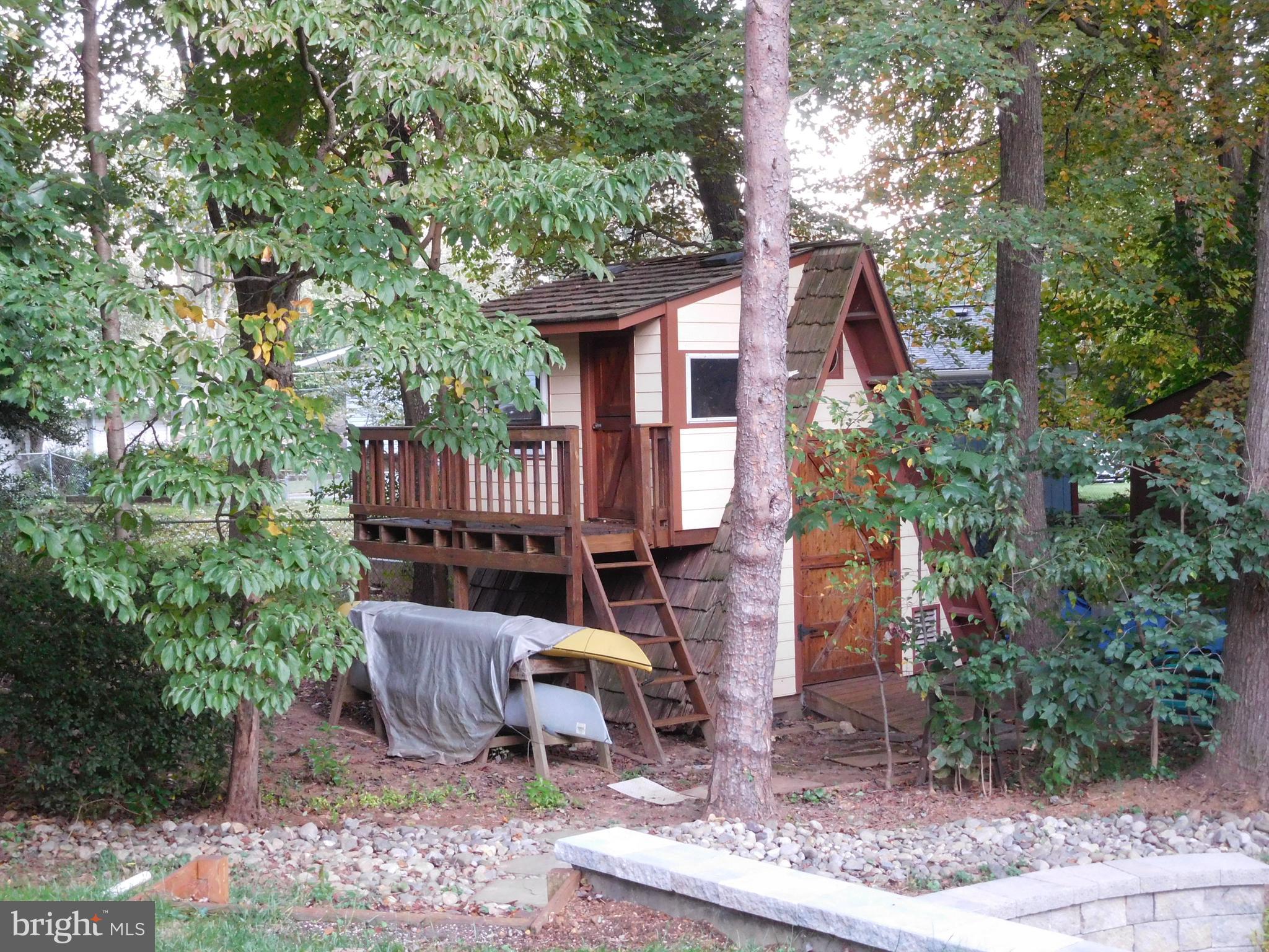 11106 Del Rio Drive Fairfax, VA 22030 - Photo 13 of 48 Rear Play House/Shed