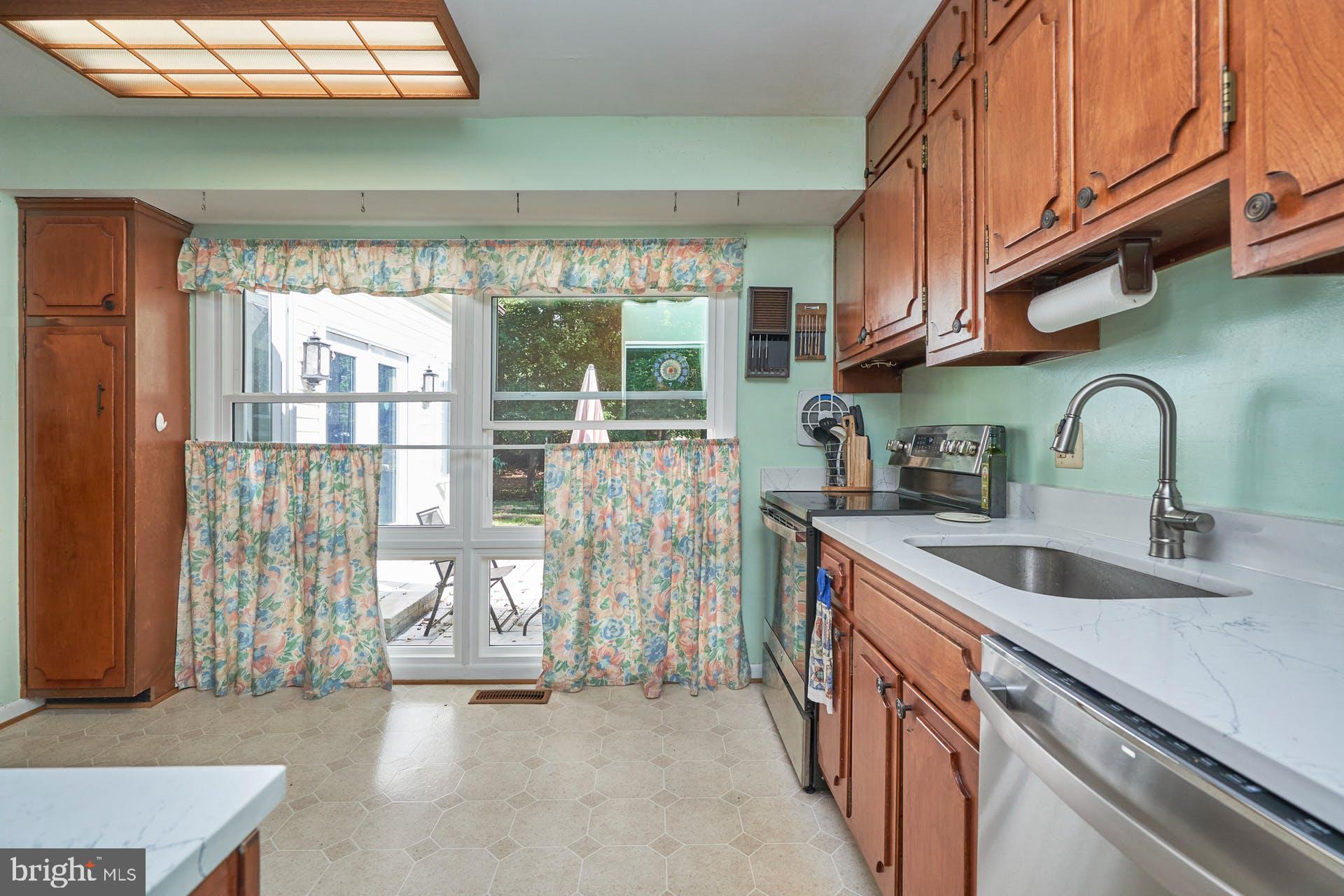 11106 Del Rio Drive Fairfax, VA 22030 - Photo 21 of 48 Kitchen