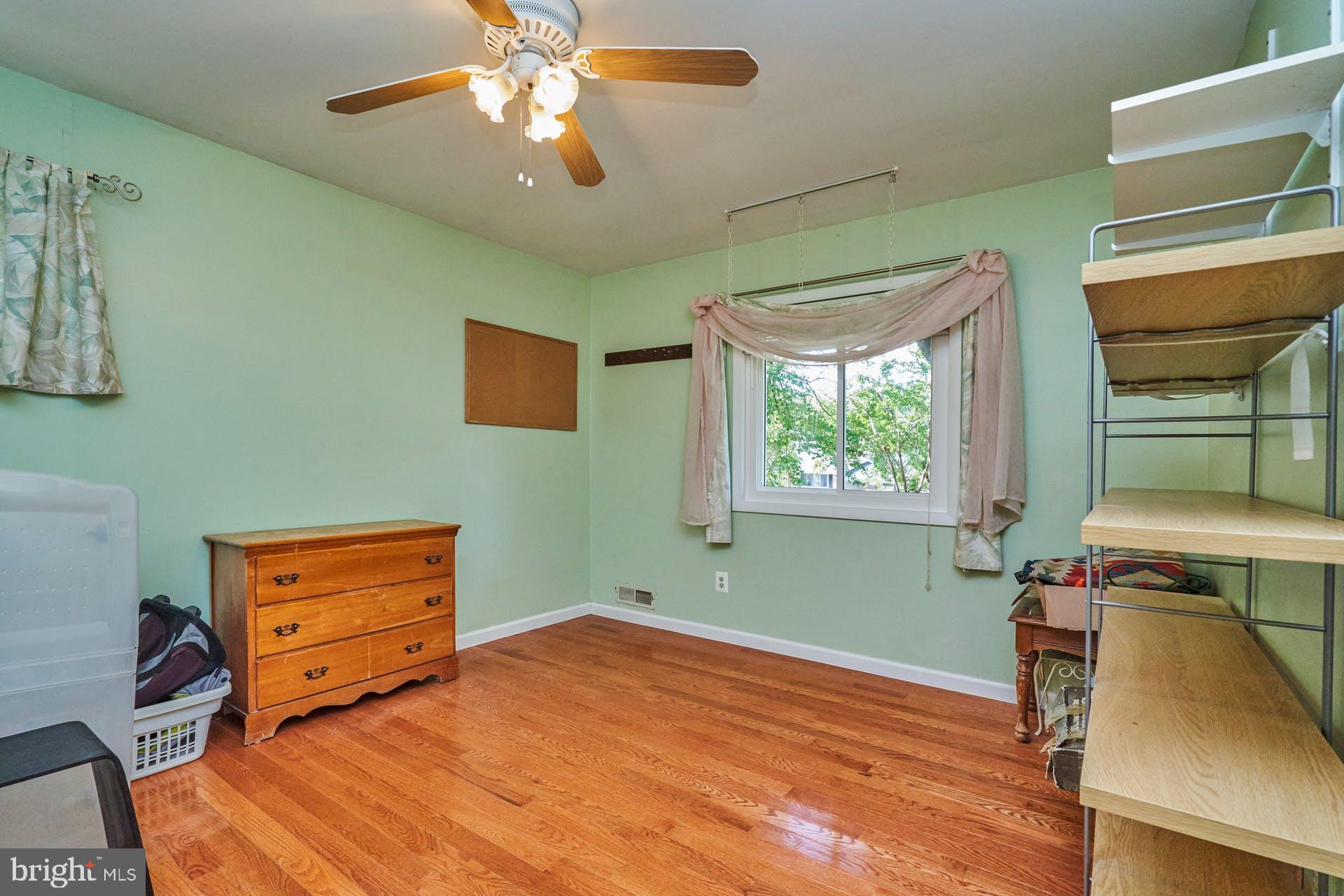 11106 Del Rio Drive Fairfax, VA 22030 - Photo 35 of 48 Secondary Bedroom