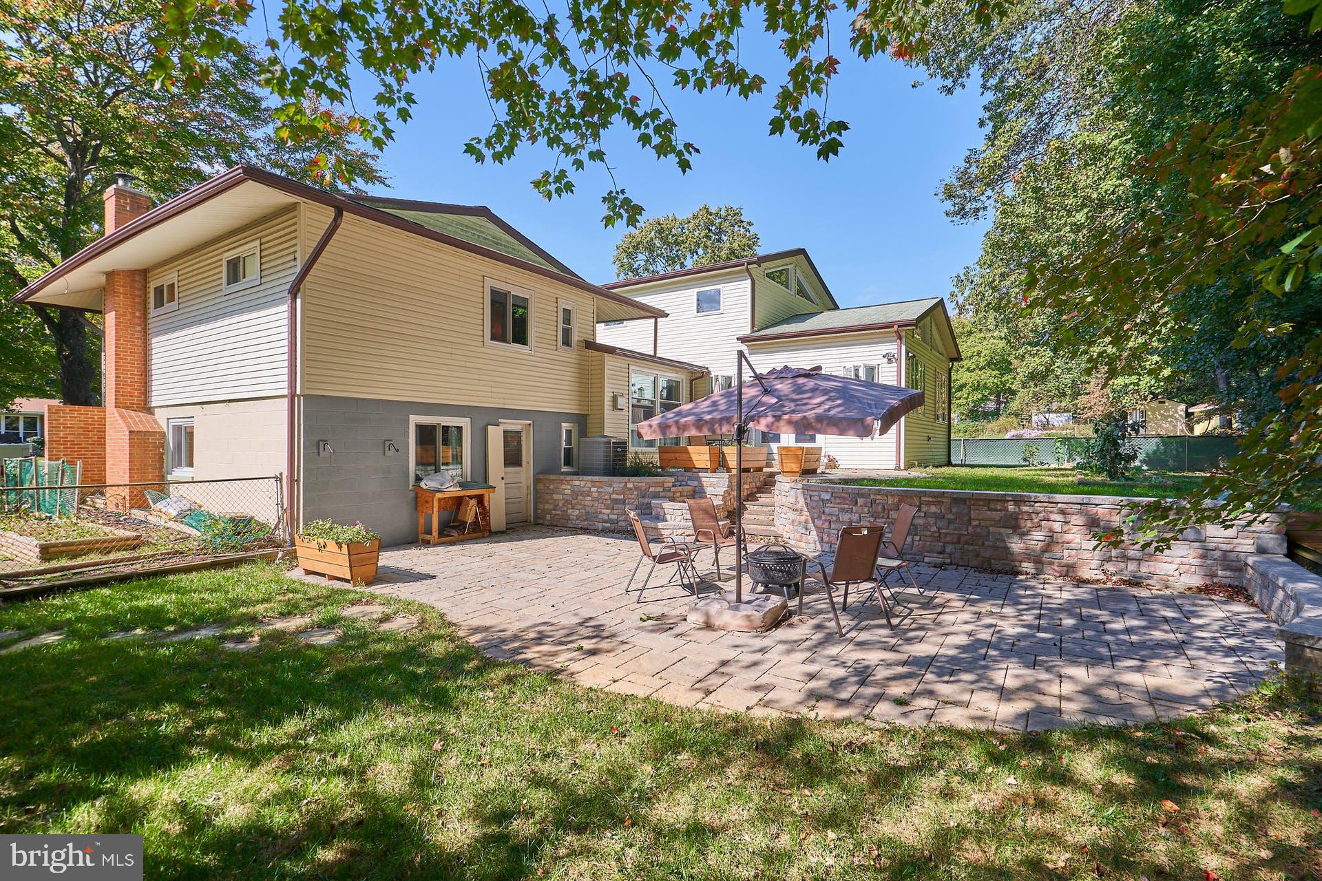 11106 Del Rio Drive Fairfax, VA 22030 - Photo 45 of 48 Rear patio