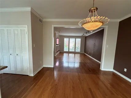 $260,000 | 5849 Sugar Hill Drive, Houston, TX 77057