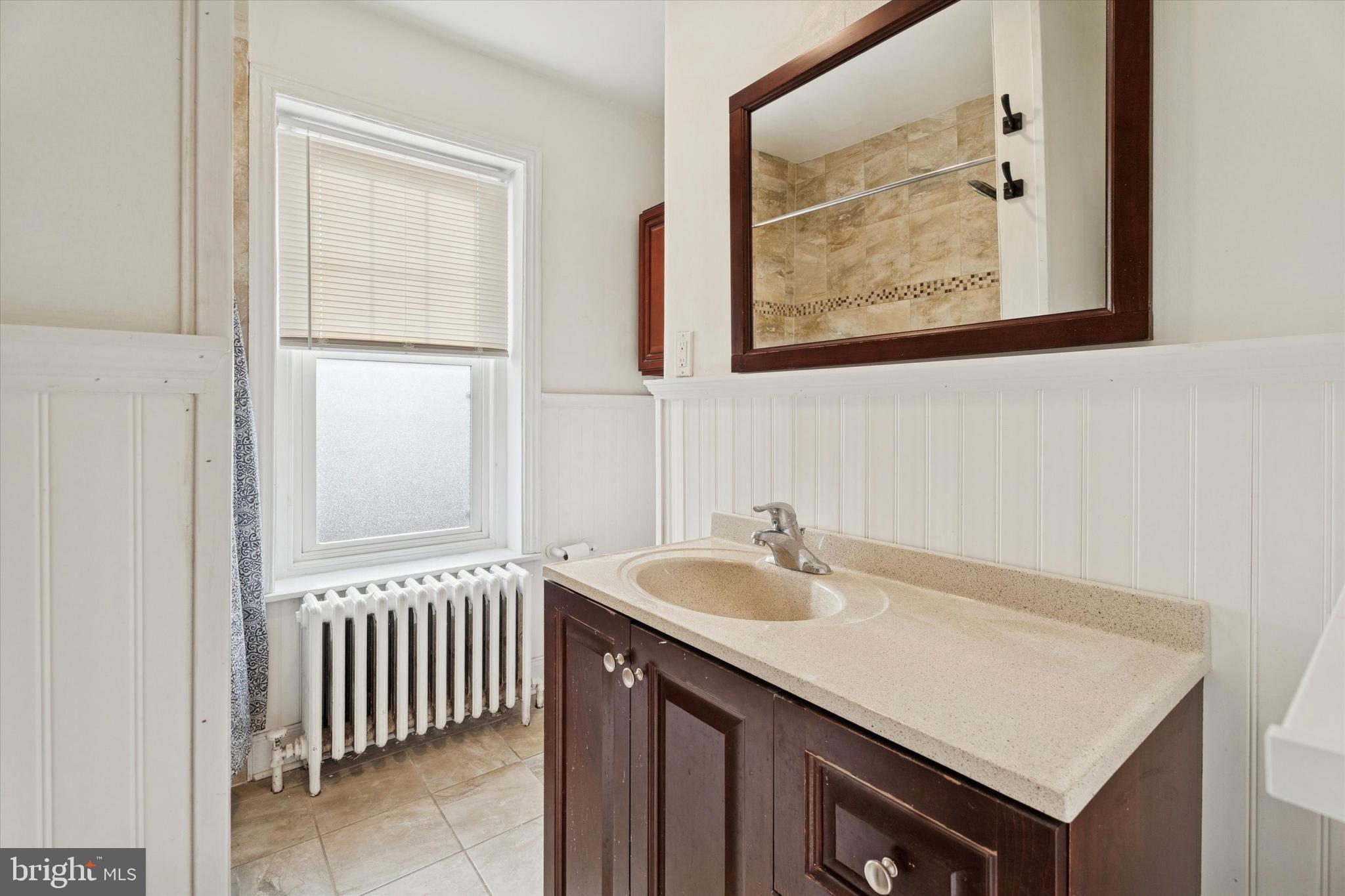 222 Carson Street Philadelphia, PA 19127 - Photo 11 of 19 2nd floor bathroom