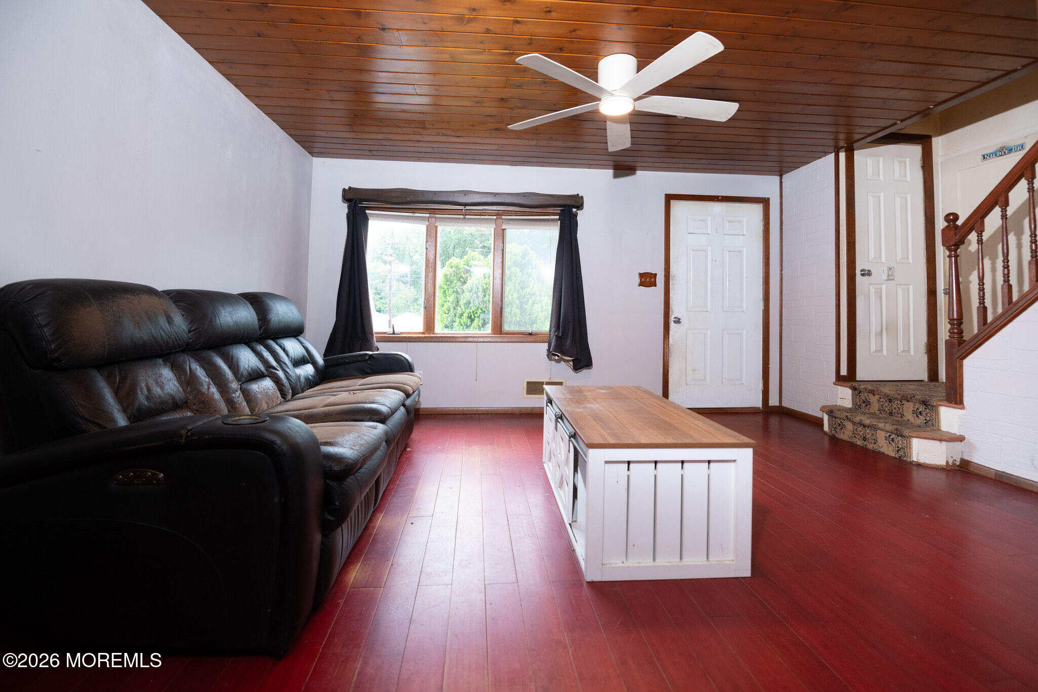 302 Edgeview Road Keyport, NJ 07735 - Photo 4 of 20 302 Edgeview Rd-5