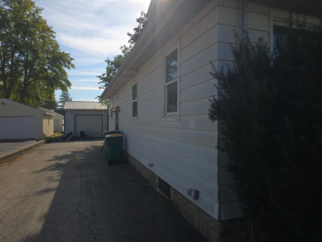 1224 Wild Street Sycamore, IL 60178 - Photo 3 of 16