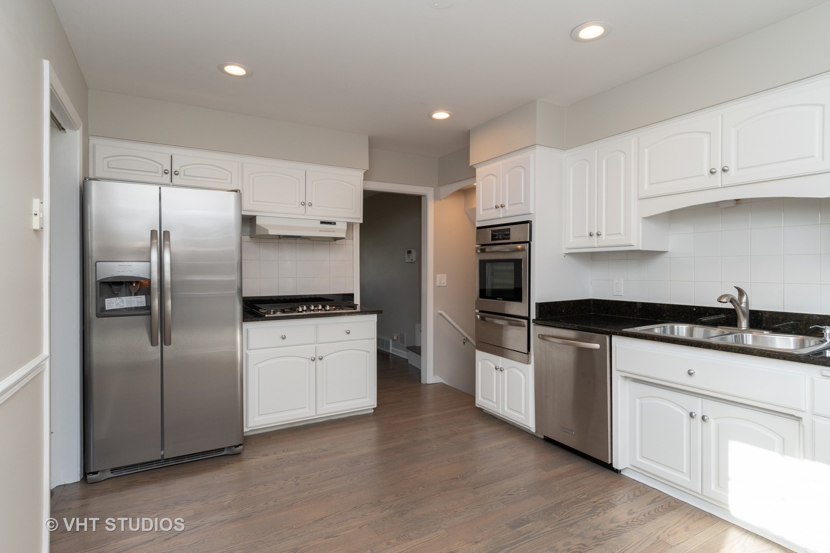 1104 North Brainard Street Naperville, IL 60563 - Photo 5 of 16