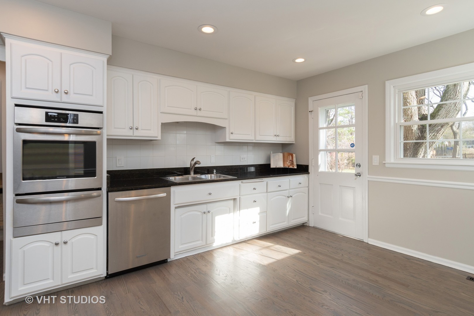 1104 North Brainard Street Naperville, IL 60563 - Photo 6 of 16