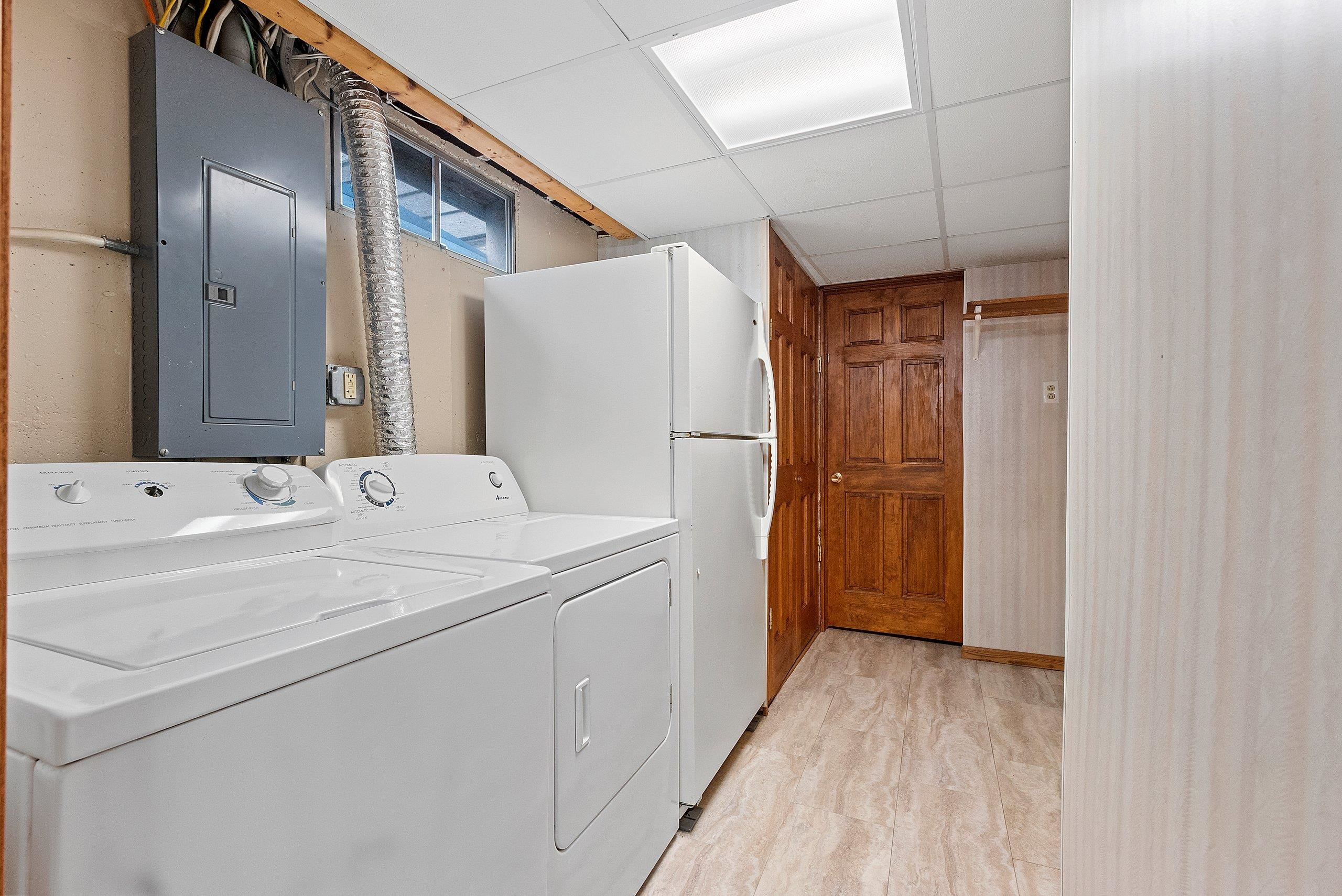 1203 Valleyview Road Green Bay, WI 54304 - Photo 37 of 81