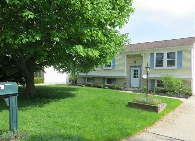 692 Bolinger Street Rochester Hills, MI 48307 - Photo 1 of 29