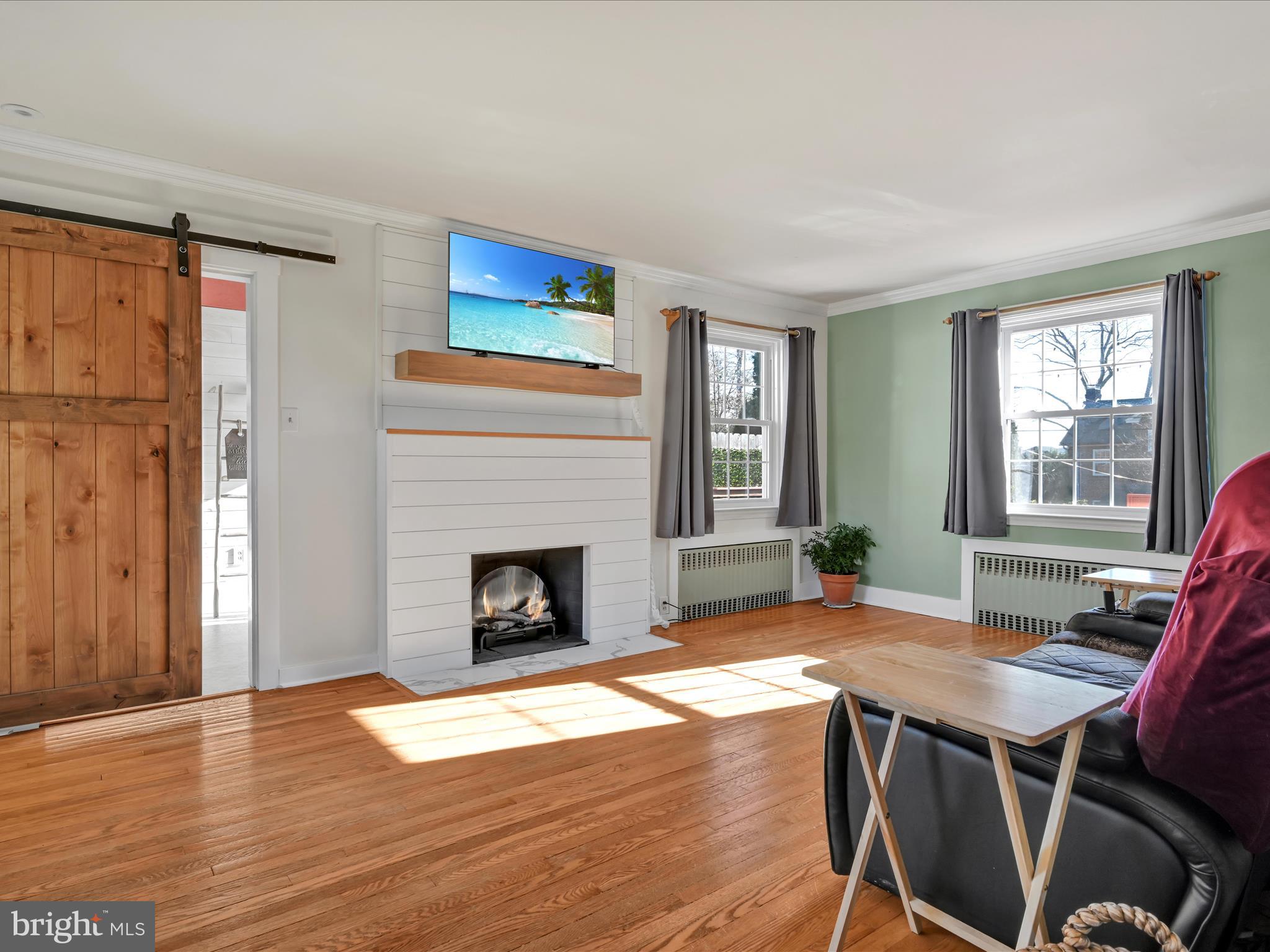 436 Gregg Street Shillington, PA 19607 - Photo 9 of 50 Livingroom