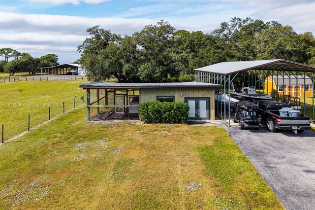 $1,895,000 | 5675 County Road 78, LaBelle, FL 33935