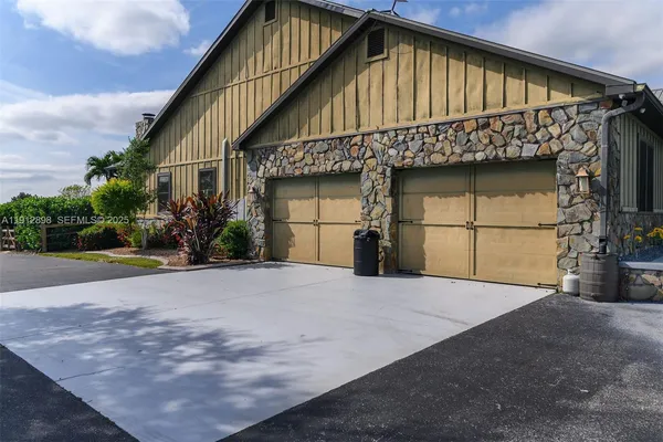 $1,650,000 | 5675 County Road 78, LaBelle, FL 33935