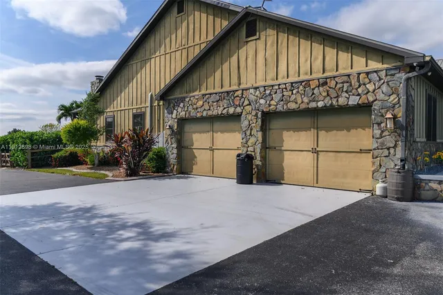 $1,895,000 | 5675 County Road 78, LaBelle, FL 33935