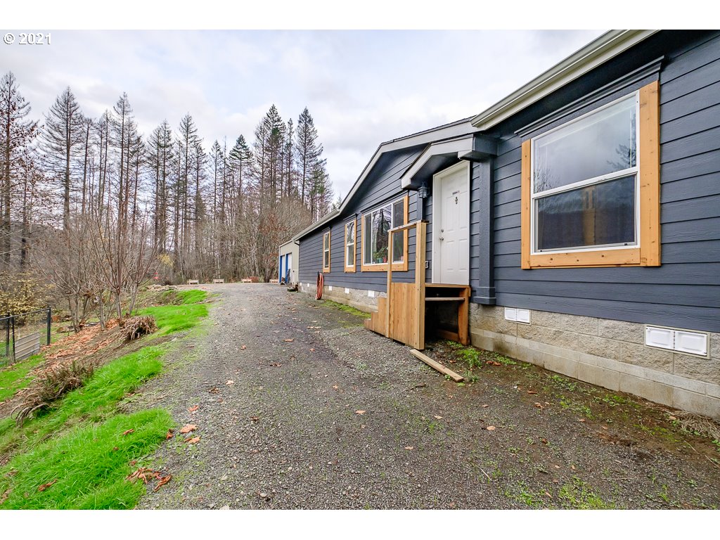 11035 Winstanley Lyons Or 97358 Lyons, OR 97358 - Photo 28 of 31 a view of a house with backyard and trees