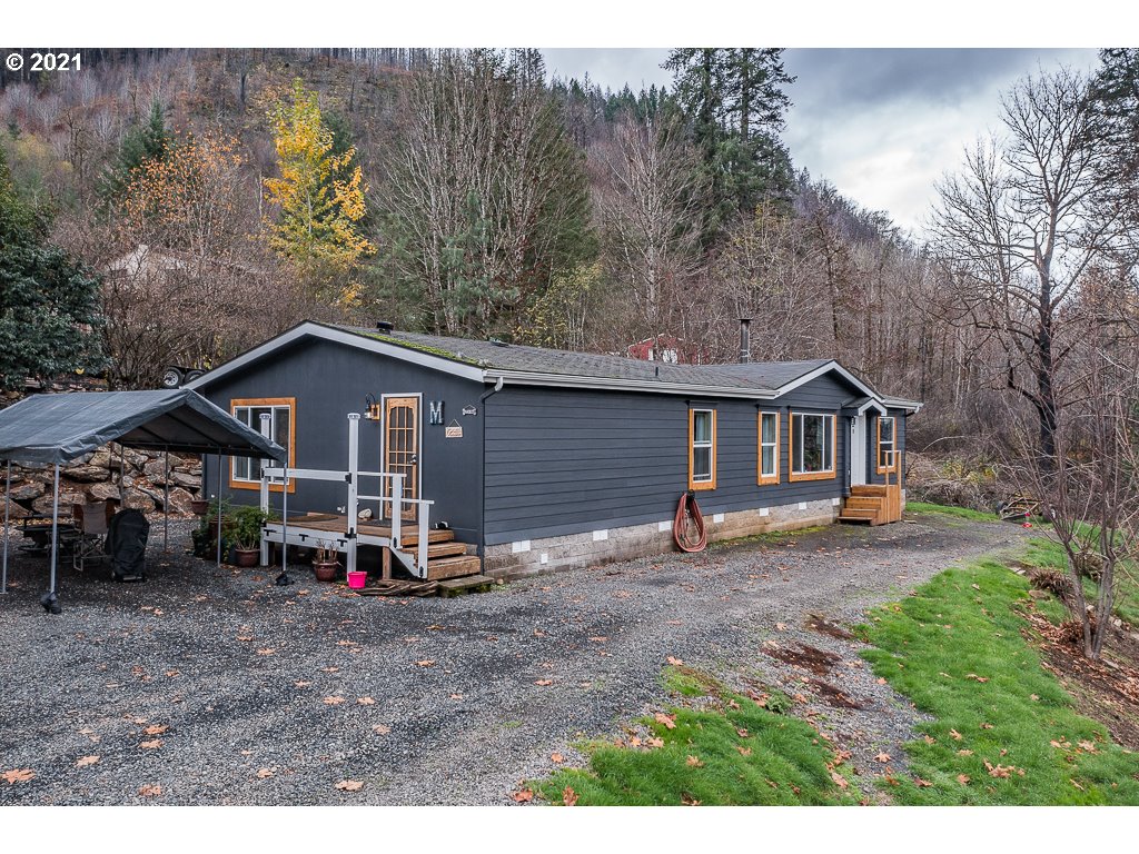 11035 Winstanley Lyons Or 97358 Lyons, OR 97358 - Photo 6 of 31 a view of a house with a yard
