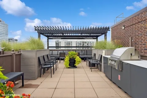 $435,000 | 1250 North Dearborn Street, Unit 5D, Chicago, IL 60610