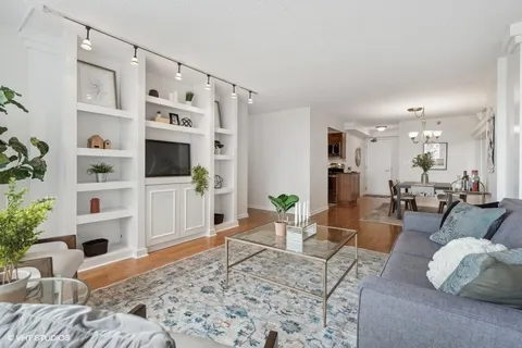 $435,000 | 1250 North Dearborn Street, Unit 5D, Chicago, IL 60610