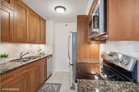 $435,000 | 1250 North Dearborn Street, Unit 5D, Chicago, IL 60610