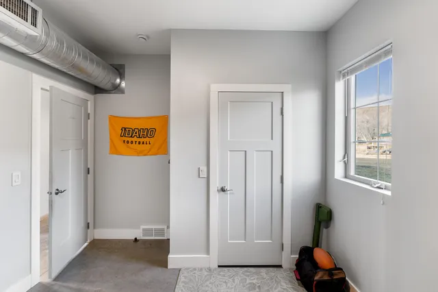 $730,000 | 15 Pierce Lane, Sheridan, WY 82801