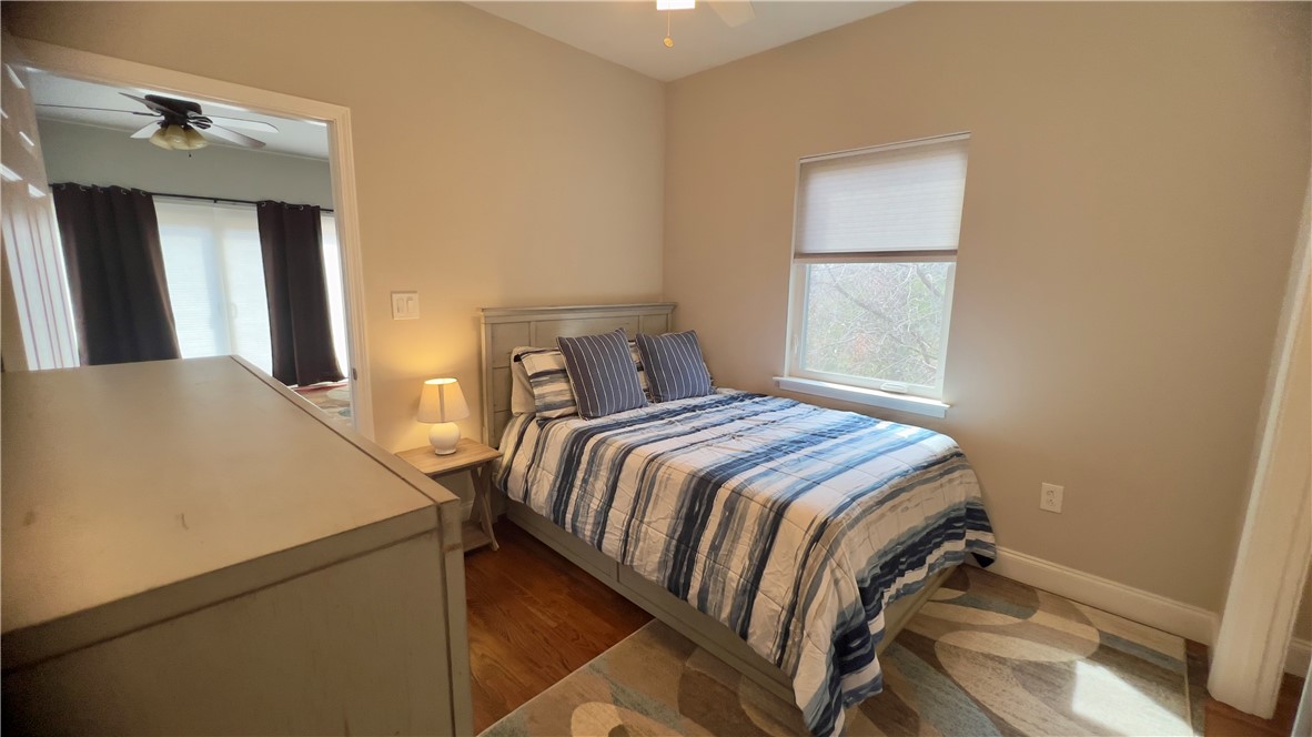 160 Hudgins Lake Road Townville, SC 29689 - Photo 6 of 41 Hardwood floors and ample window light define this cozy, well-appointed room.