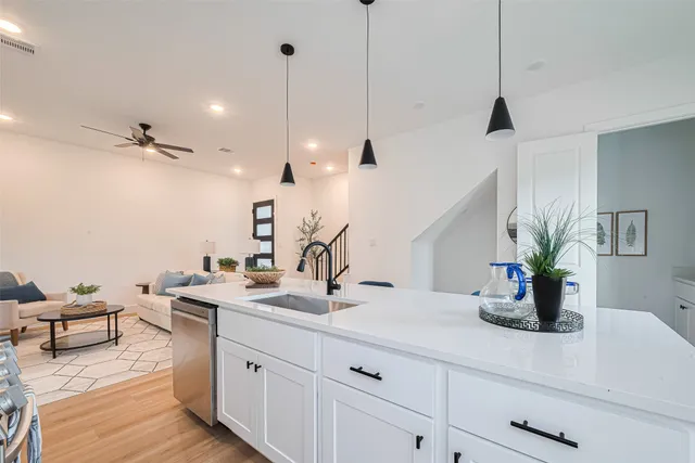 $399,990 | 9437 Pembrook Street, Houston, TX 77016